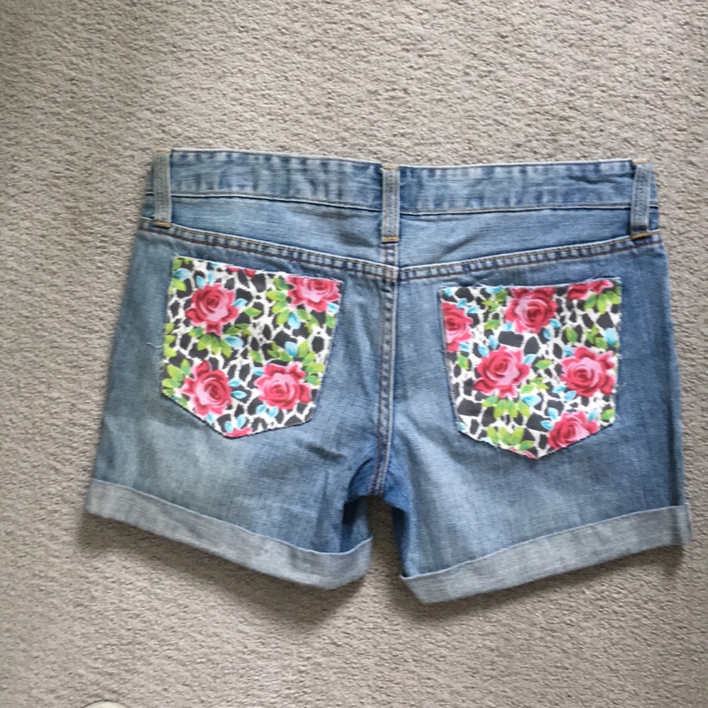 NEW Aeropostale hand paint floral midi shorts 3/4